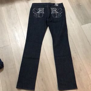 New , women’s 32 Rock & Rebublic “Stella” straight jeans.